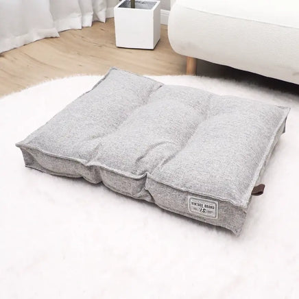 Sustainable pet bed designed for all dog breeds, made with eco-friendly materials