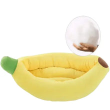 Plush banana-shaped bed for pets with soft cotton